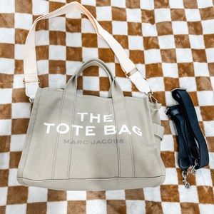 THE MEDIUM TOTE BAG